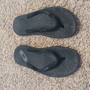 SALE! Oakley Men's Flip Flops Black Size 10